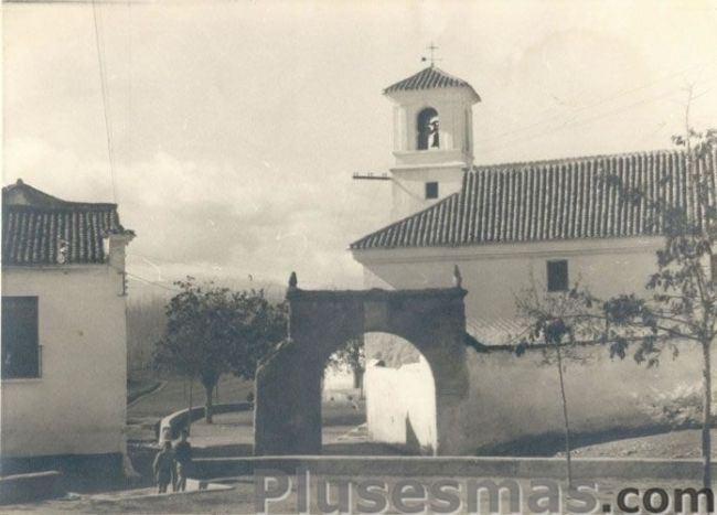 Arco e iglesia de villanueva mesía